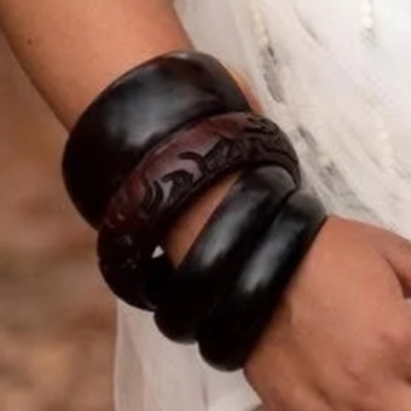 Ebony Wood Bangle Bracelet NEW Etched Engraved Designs - Picture 1 of 7